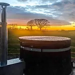 Meadows View Shepherd's Hut *