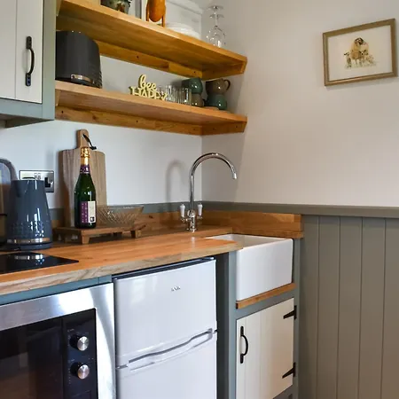 Meadows View Shepherds Hut Σπίτι διακοπών *