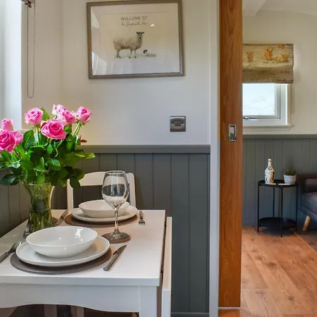 Vakantiehuis Meadows View Shepherds Hut *