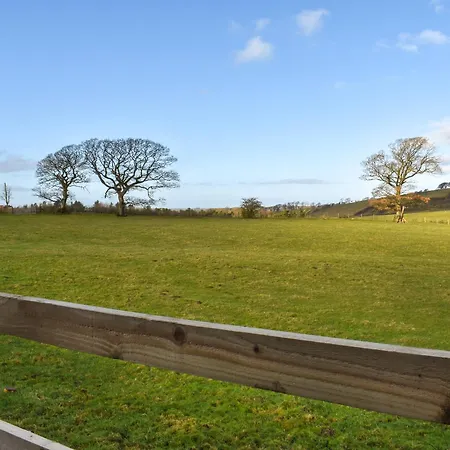 בית נופש Meadows View Shepherd's Hut