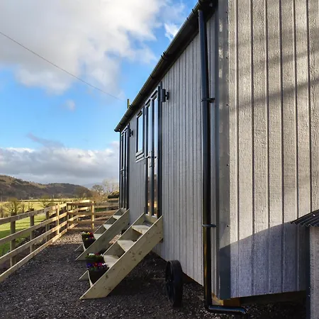 Meadows View Shepherd's Hut בית נופש